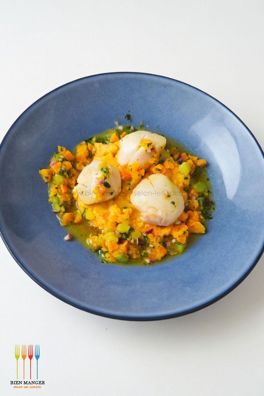 Saint-Jacques, sauce vierge à la clémentine et purée de topinambours